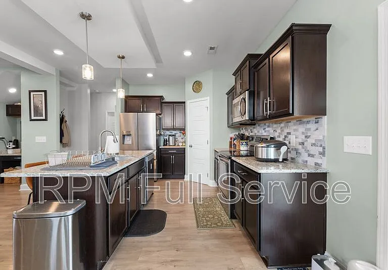 604 Alvin Rd — Photo 11
