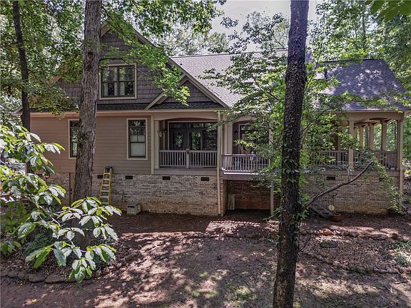 3rd image of 255 Oak Rd