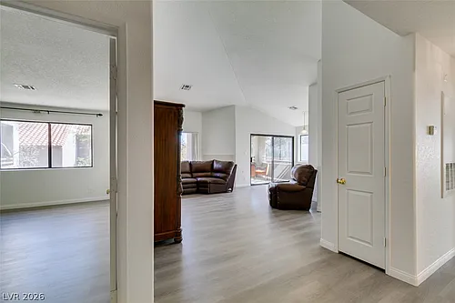 5054 S Rainbow Blvd #202 Photo 1