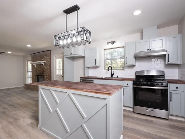 815 Rosewood Dr, Benton, AR 72015