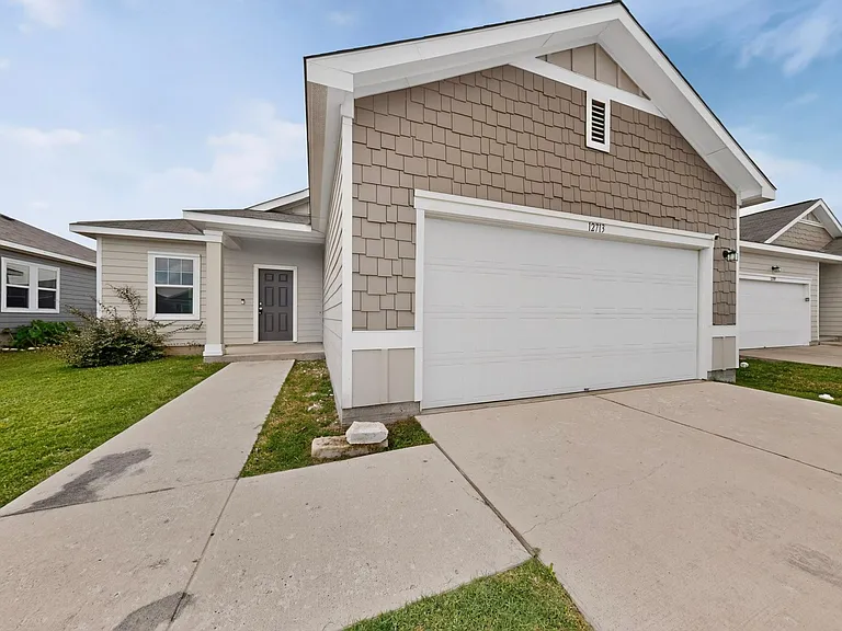 12713 Robert Taft St — Photo 2