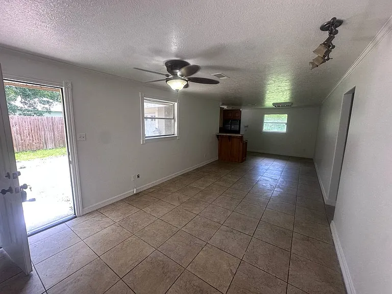 6648 Val St — Photo 5