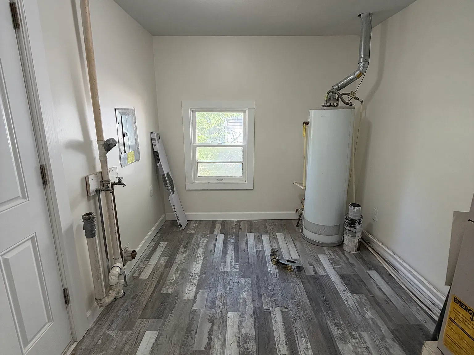 3 bed, 874 sqft, $995 — Photo 4