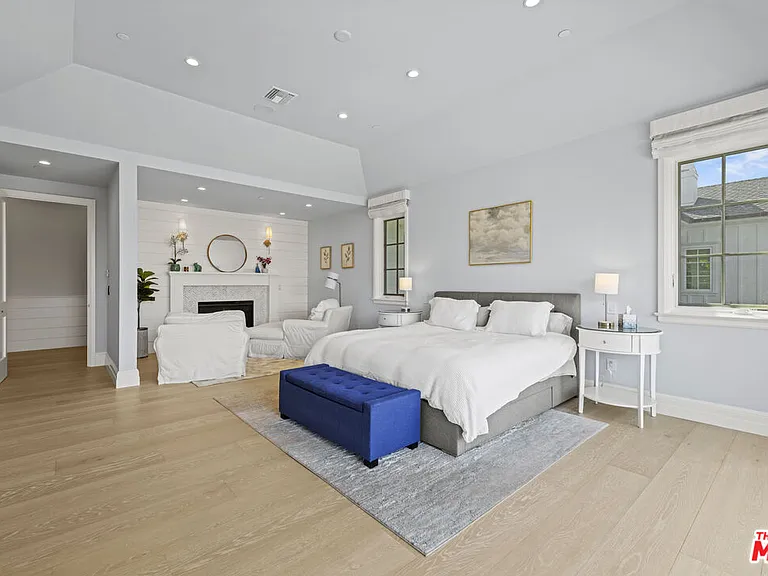 6671 Dume Dr — Photo 23