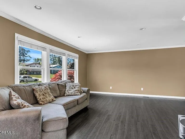 960 Green Hill Blvd — Photo 27