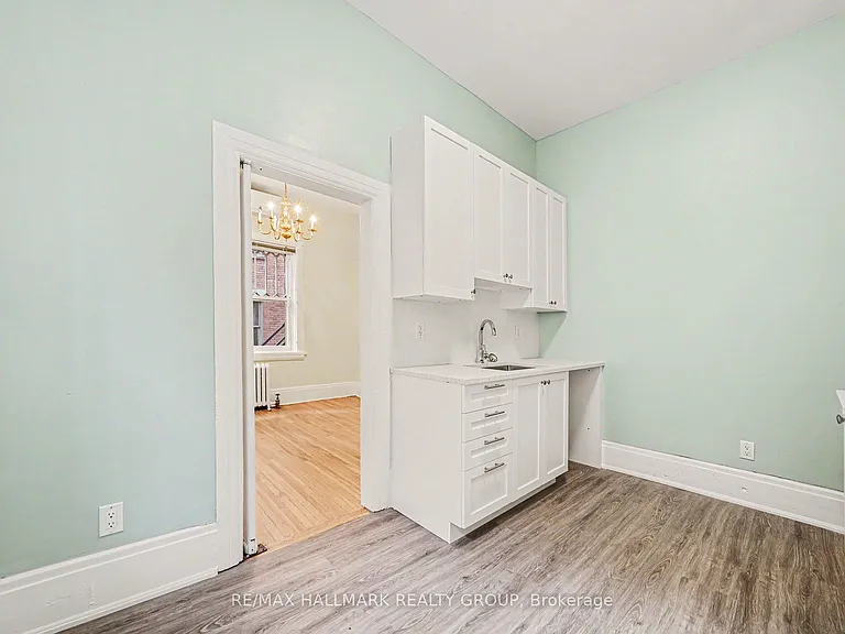413 Elgin St #4 — Photo 11