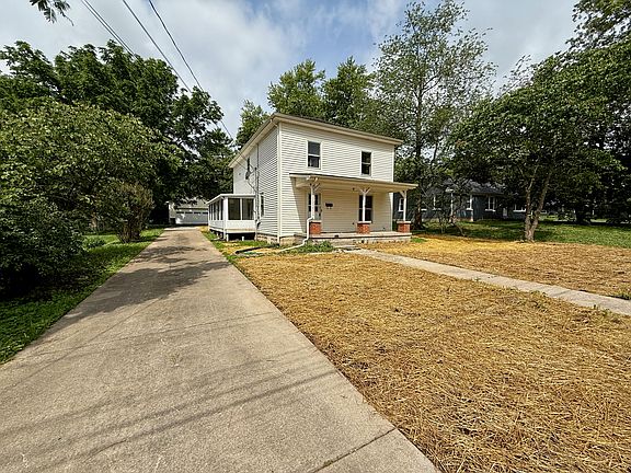 3rd image of 215 Bellevue Ave