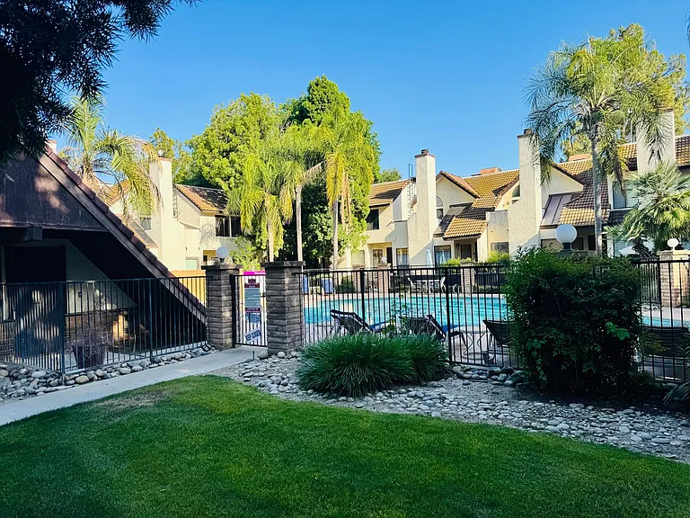 2890 Huntington Blvd #150 — Photo 38