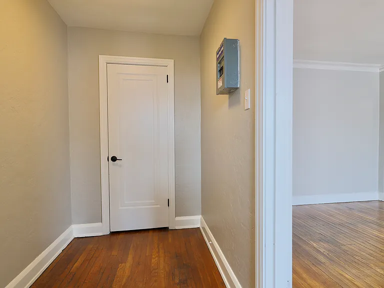 Apartments On Academy — Photo 21