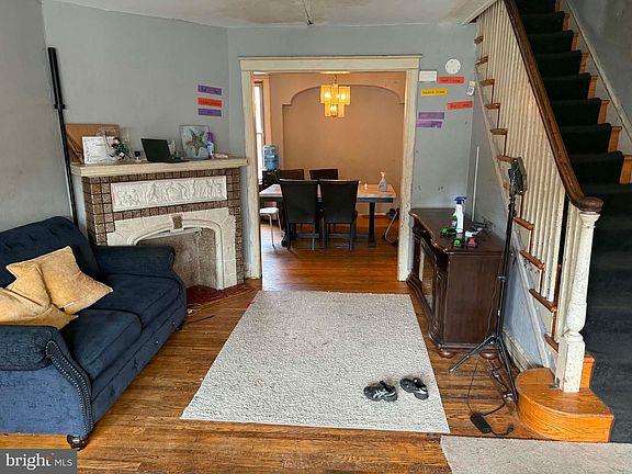 2nd image of 239 W Laveer St