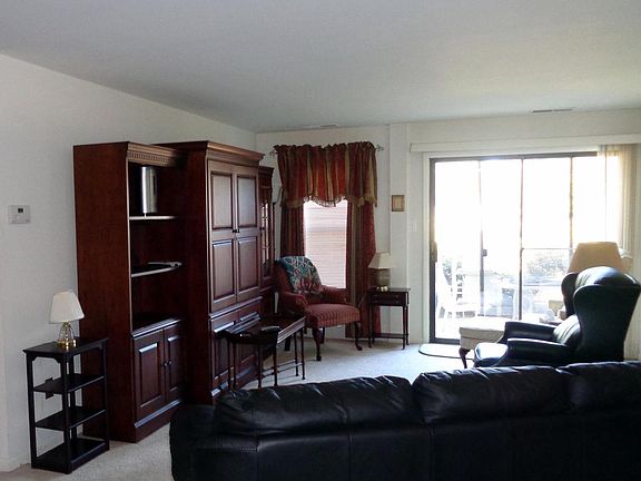 3rd image of 12319 Stonehaven Ln APT S26