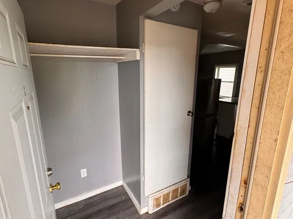 310 W Lexington Ave, Elkhart, IN 46516