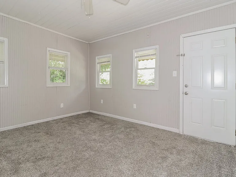 1255 Skyhaven Rd SE — Photo 3