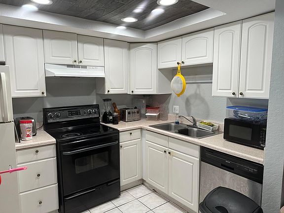 3rd image of 4317 Oak Terrace Drive