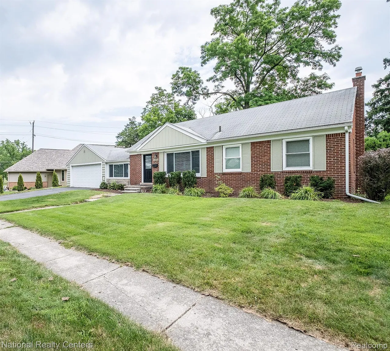 24010 Pickett Ave photo 1