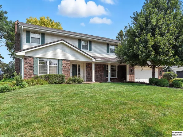 9912 Harney Pkwy N, Omaha, NE 68114