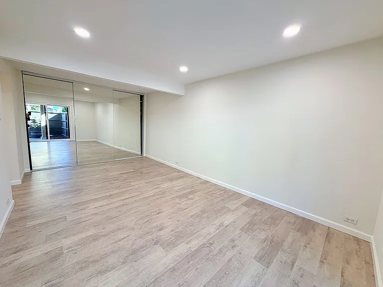 7101 Admiralty Ln — Photo 9