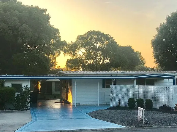 2741 Vindale Rd, Tavares, FL 32778