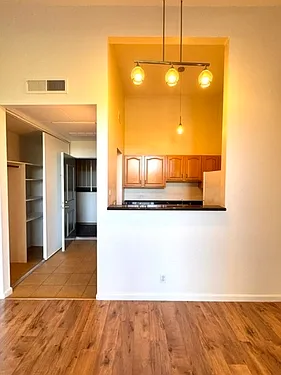 410 N Civic Dr — Photo 13