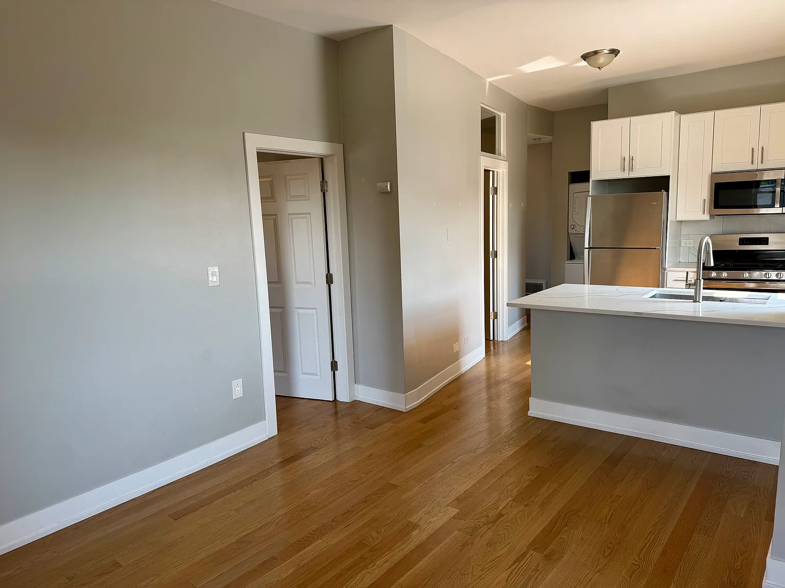 2 bed, 700 sqft, $2,195 — Photo 3