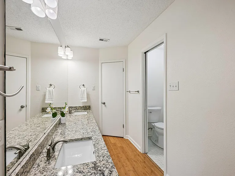 2717 Charlesworth Dr — Photo 25