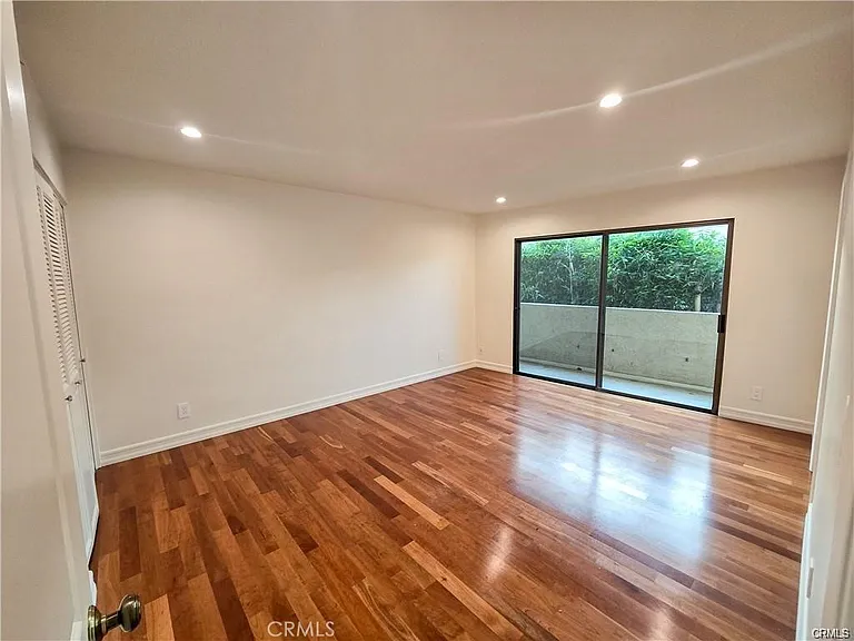 1310 Roxbury Dr #302 — Photo 8