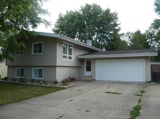 723 22nd St, Charleston, IL 61920