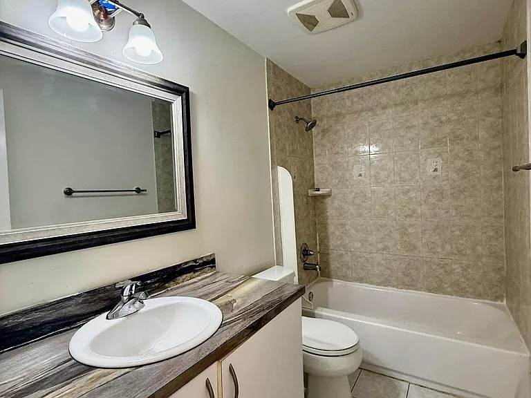 323 Gulfstream Rd — Photo 8