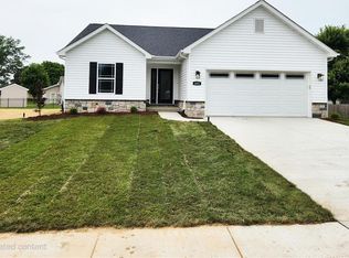 405 Acorn Way, Lebanon, IL 62254