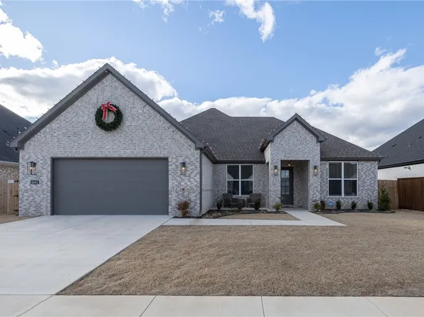 4831 N Parley Bnd, Fayetteville, AR 72764