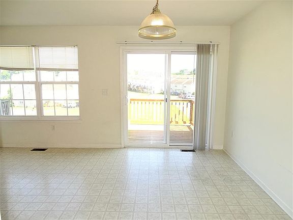 4th image of 235 Cartledge Ln
