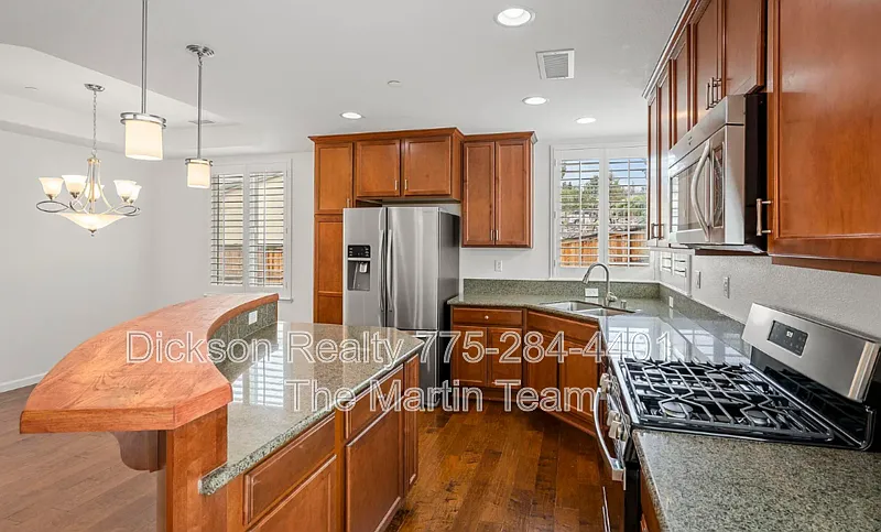3 bed, 2.5 bath, 2152 sqft, $2,750 — Photo 3