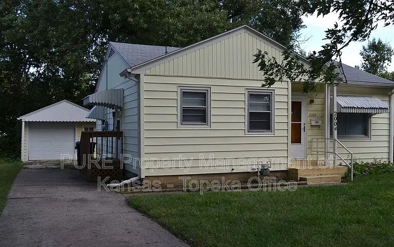 2004 SW Moundview Dr — Photo 2