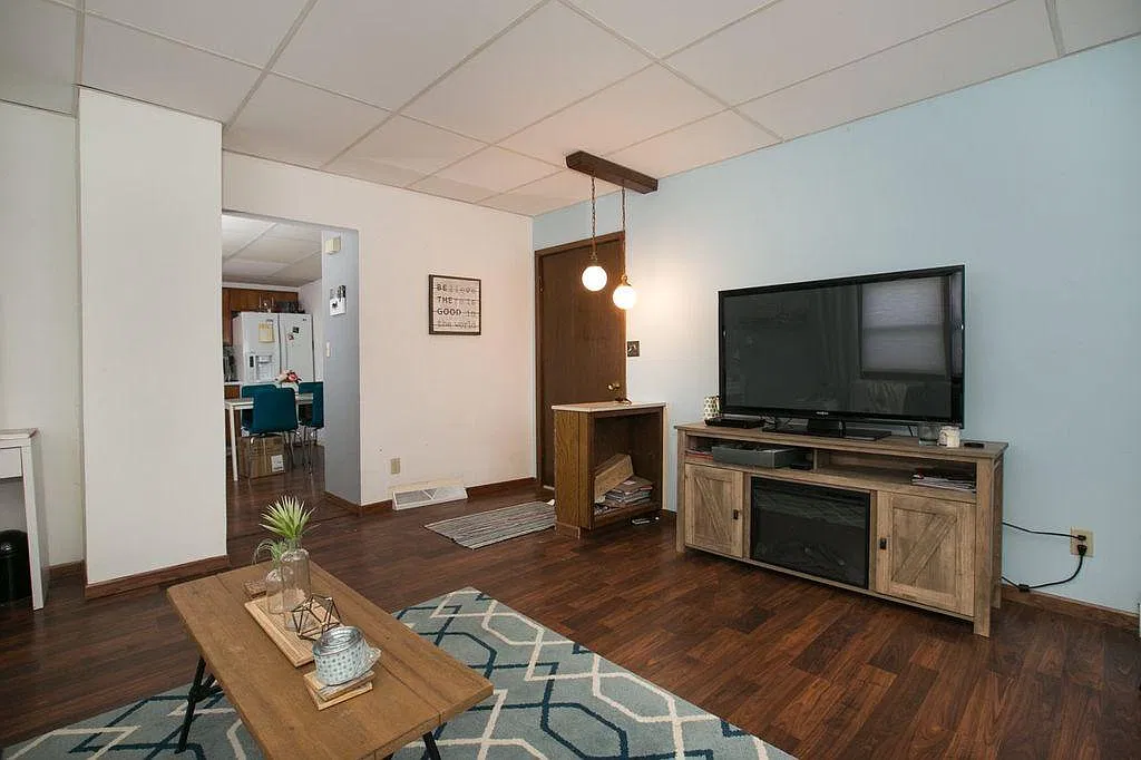 1064 Rush St — Photo 3