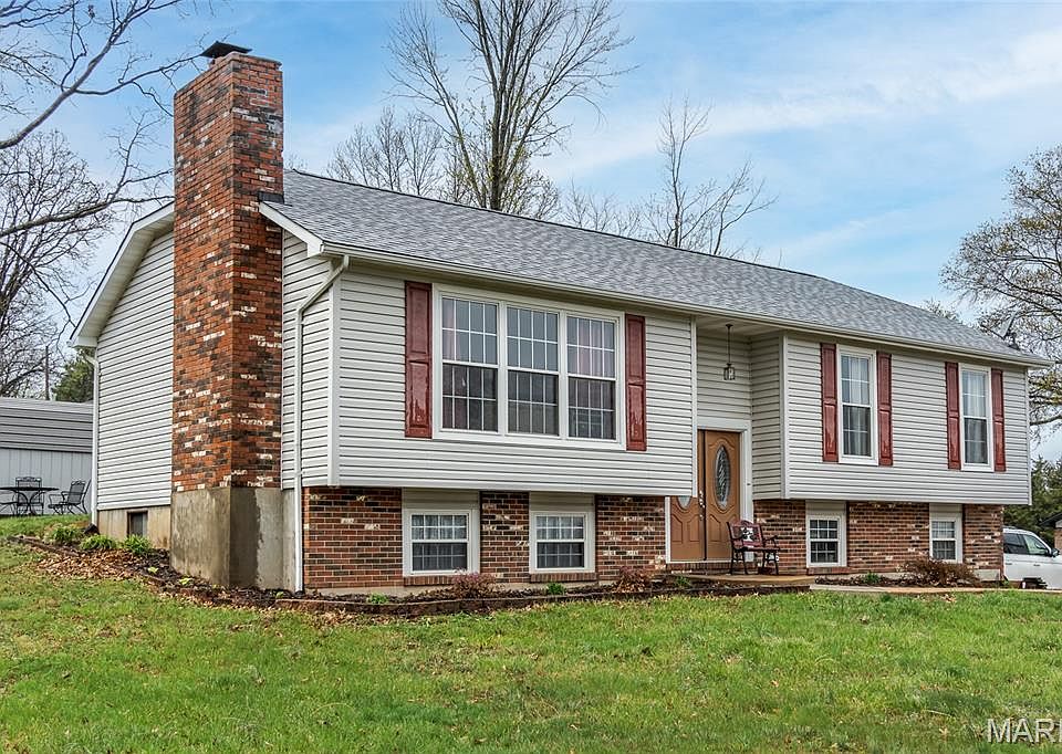 1st image of 10 Dogwood Dr