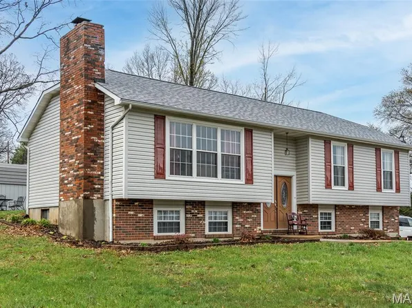 10 Dogwood Dr, Saint Clair, MO 63077