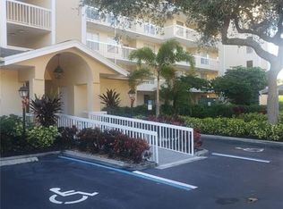 380 Horse Creek Dr APT 102, Naples, FL 34110