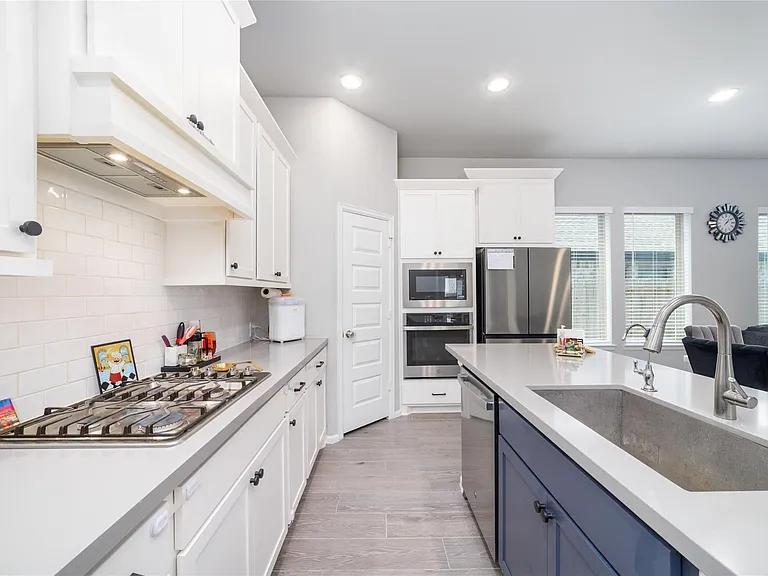 10443 Cecilia Star Ln — Photo 12
