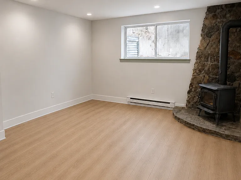3725 Soderburg Dr — Photo 2