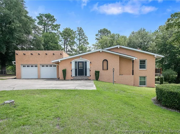 107 Cypress Lakes Cir, Hope Mills, NC 28348