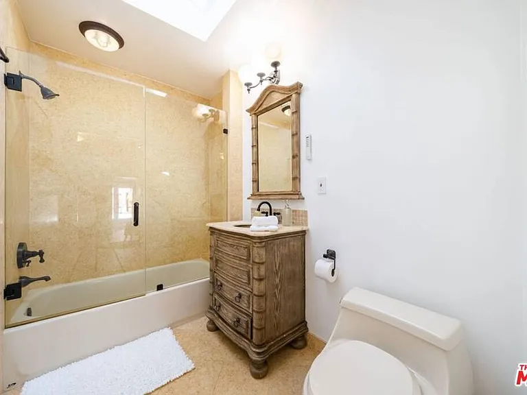 11331 Isleta St — Photo 48