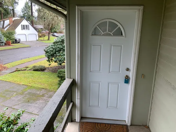 1410 Amberland Ave, Eugene, OR 97401