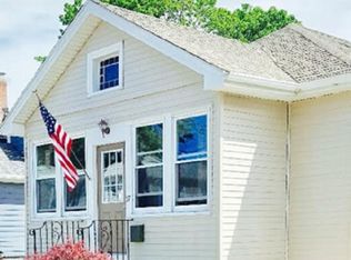 77 Crescent Rd, Pawtucket, RI 02861