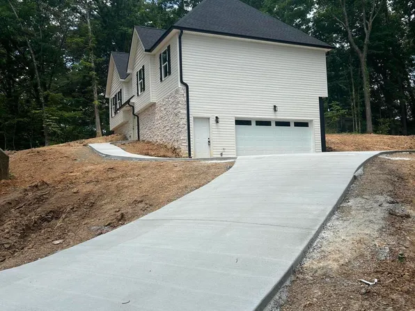 65 Wolf St, Rossville, GA 30741