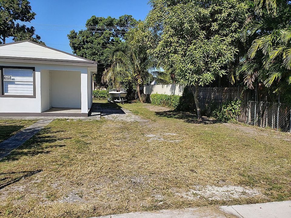 1st image of 301 NW 179th St