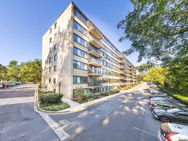600 Roosevelt Blvd #415 — Photo 25