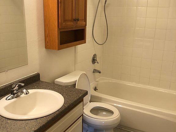 bathroom like new
