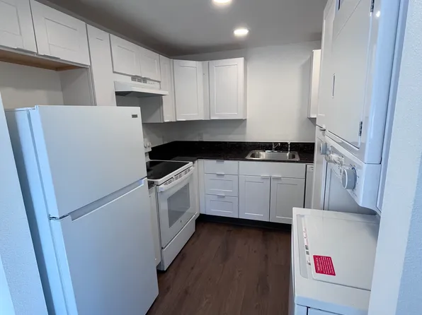 19832 SW 68th Ave #E, Tualatin, OR 97062