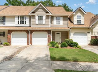 10421 Columbia Crest Ct, Charlotte, NC 28270