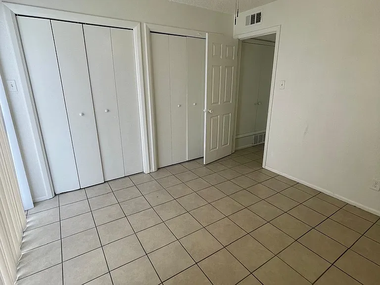 517 Palomas Dr SE #A — Photo 12